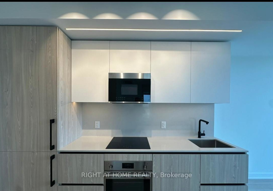 six99-sheppard-avenue-e-toronto-north-york-ontario-c13509250