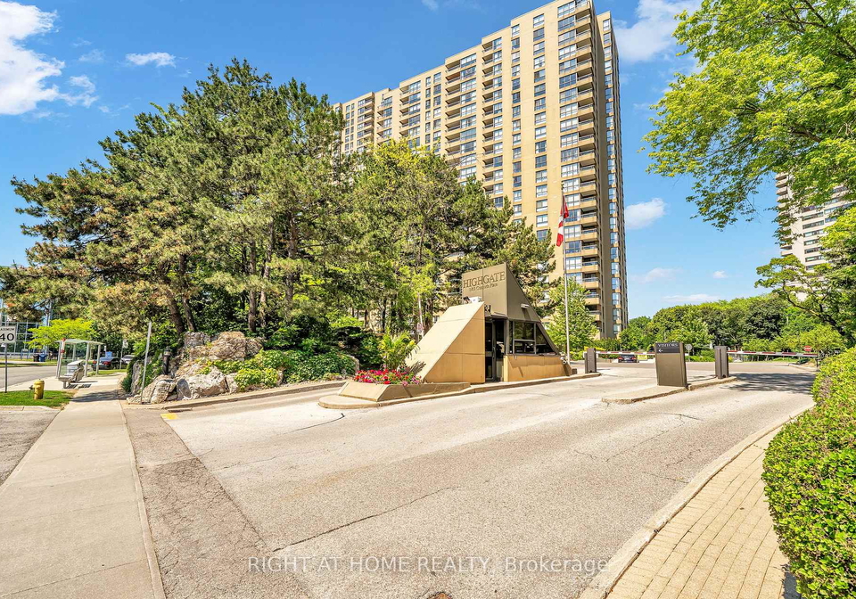 1-concorde-place-toronto-north-york-ontario-c13509506