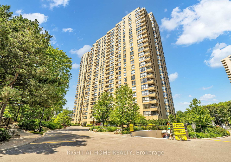 1-concorde-place-toronto-north-york-ontario-c13509506