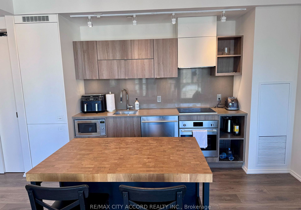 125-peter-street-toronto-toronto-ontario-c13509552