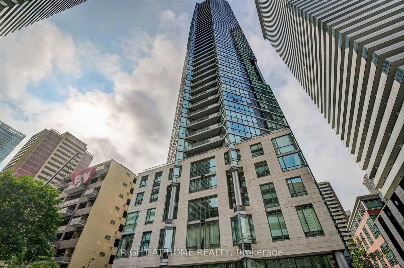 45-charles-street-e-toronto-toronto-ontario-c13509570