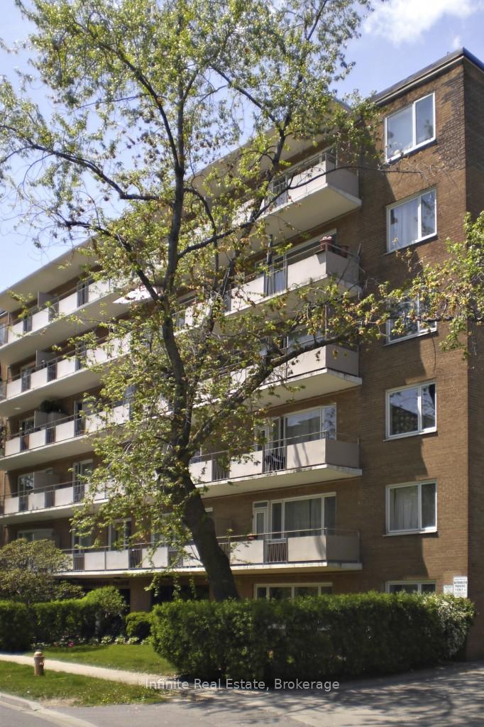 2-grandstand-place-toronto-east-york-ontario-c13509574