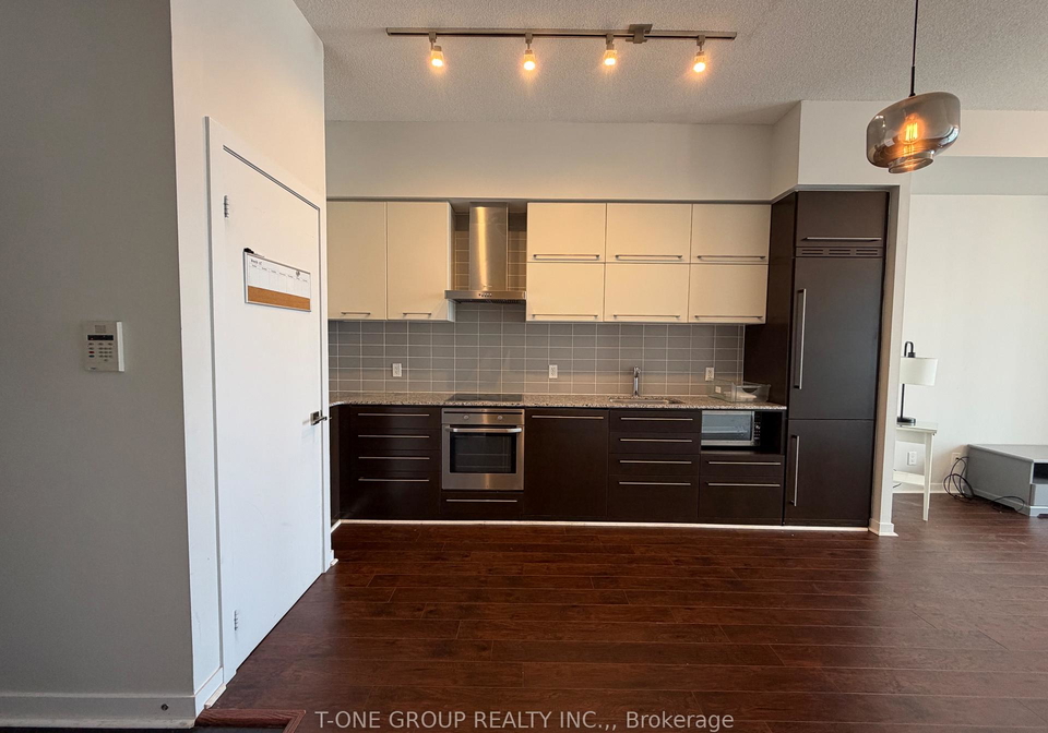 770-bay-street-toronto-toronto-ontario-c13509720