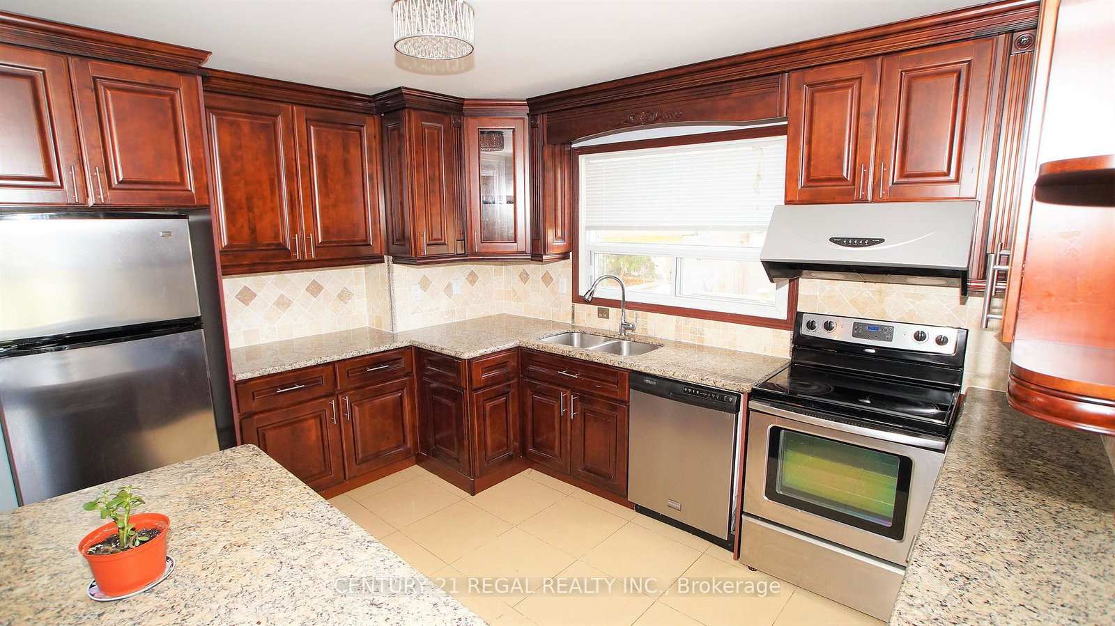 32-niantic-crescent-toronto-north-york-ontario-c13509744