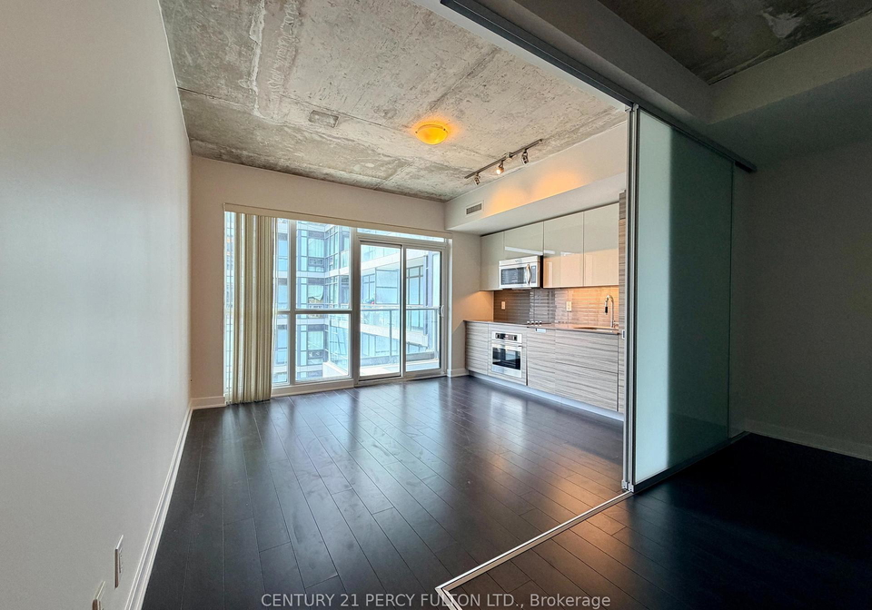 210-simcoe-street-toronto-toronto-ontario-c13509876