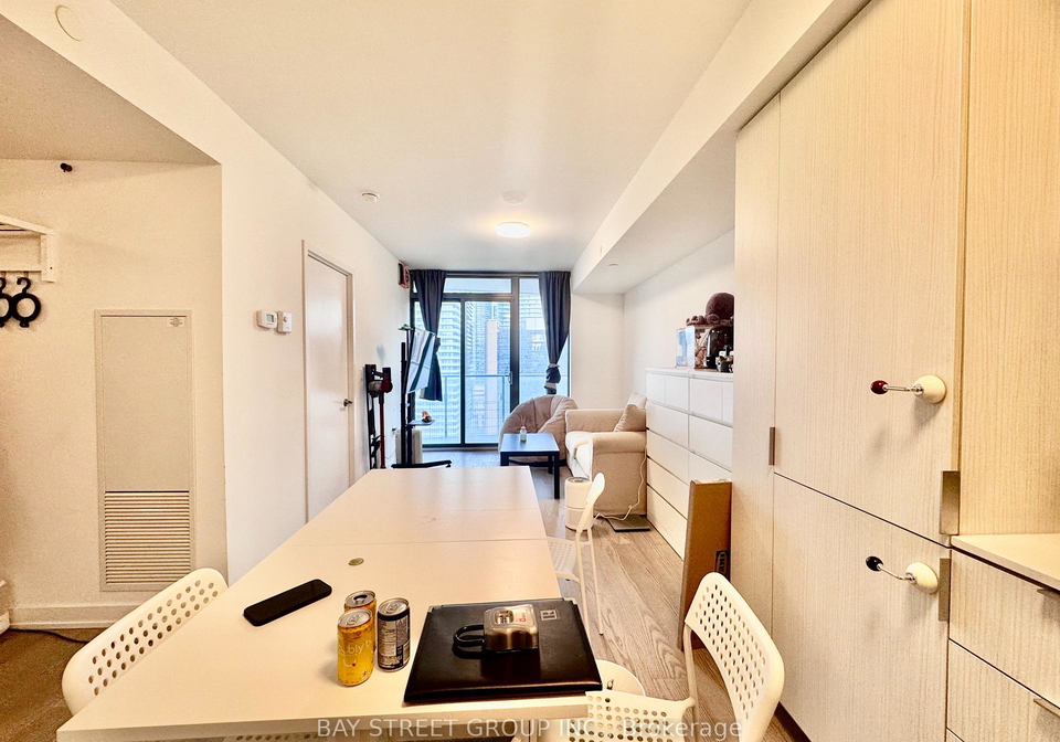 11-wellesley-street-w-toronto-toronto-ontario-c13510002