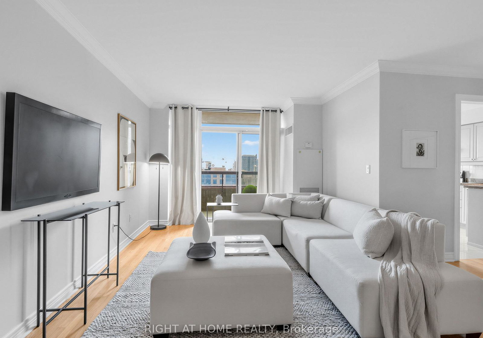 18-sommerset-way-toronto-north-york-ontario-c13512118