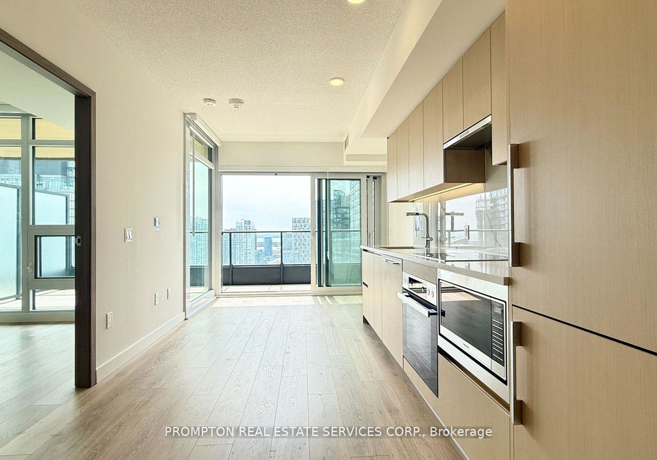 3-concord-cityplace-way-toronto-toronto-ontario-c13512274
