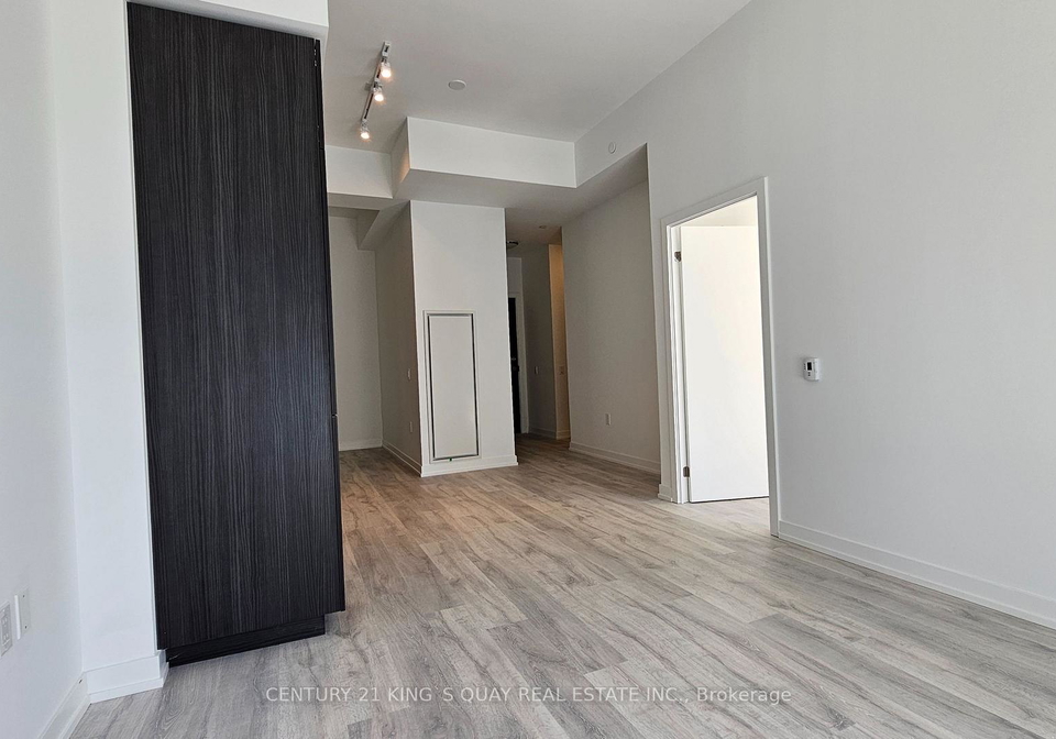 7-golden-lion-heights-toronto-north-york-ontario-c13512940