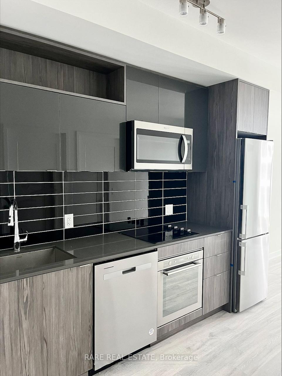 60-princess-street-toronto-toronto-ontario-c13513308