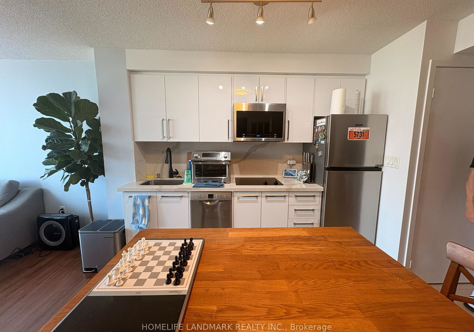 15-fort-york-boulevard-toronto-toronto-ontario-c13513684