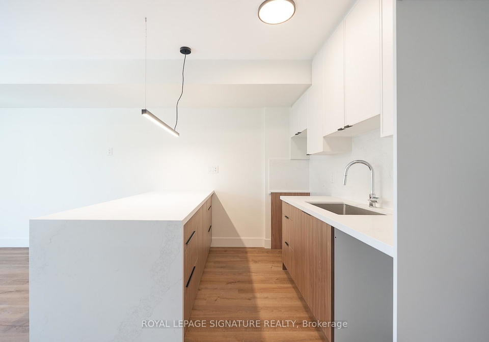 7-earnscliffe-road-toronto-toronto-ontario-c13513900