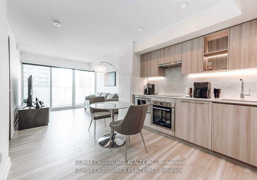 17-bathurst-street-toronto-toronto-ontario-c13514320