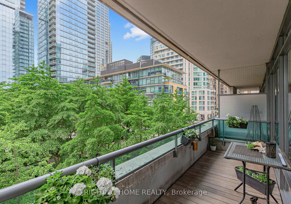 18-yorkville-avenue-toronto-toronto-ontario-c13514958