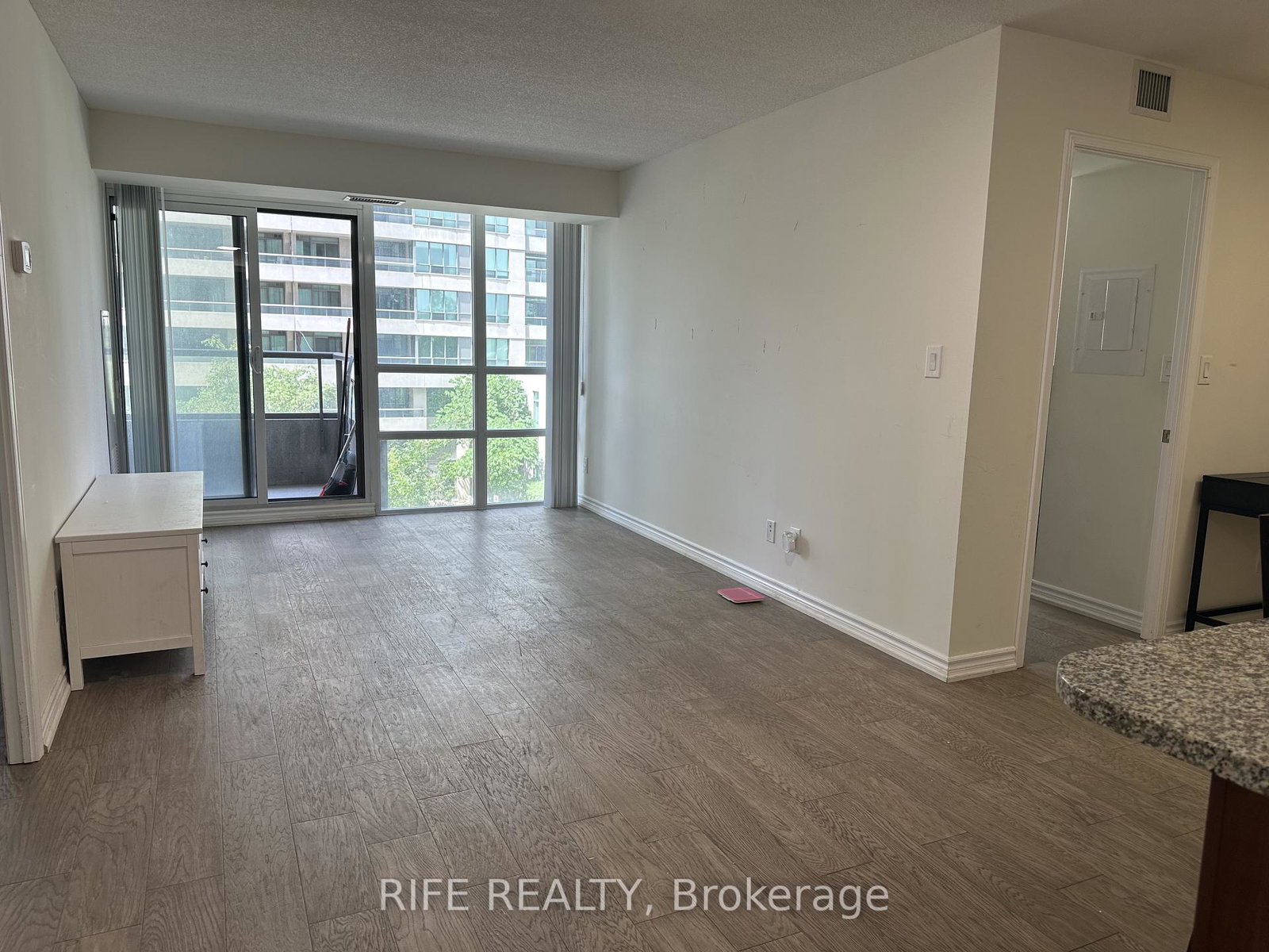 35-hollywood-avenue-toronto-north-york-ontario-c13514970