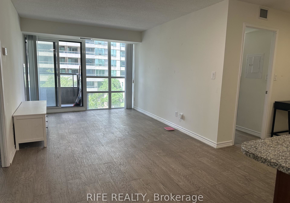 35-hollywood-avenue-toronto-north-york-ontario-c13514970