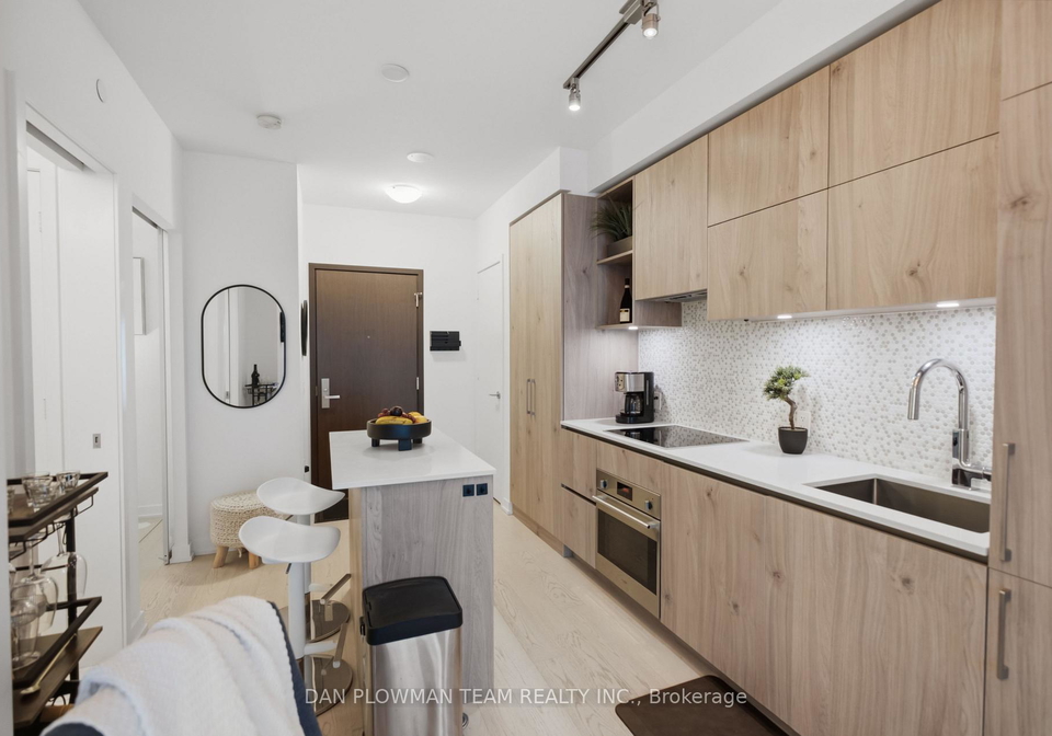 1-yorkville-avenue-toronto-toronto-ontario-c13515428