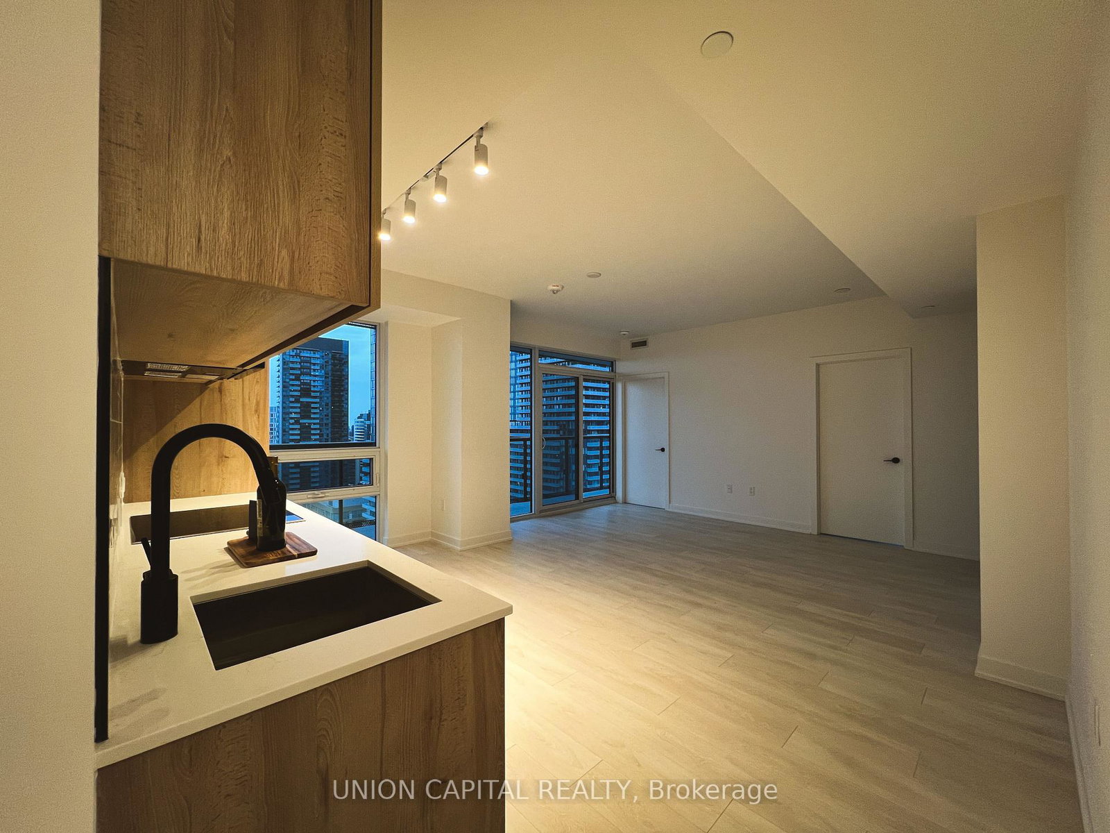 127-broadway-avenue-toronto-toronto-ontario-c13515756