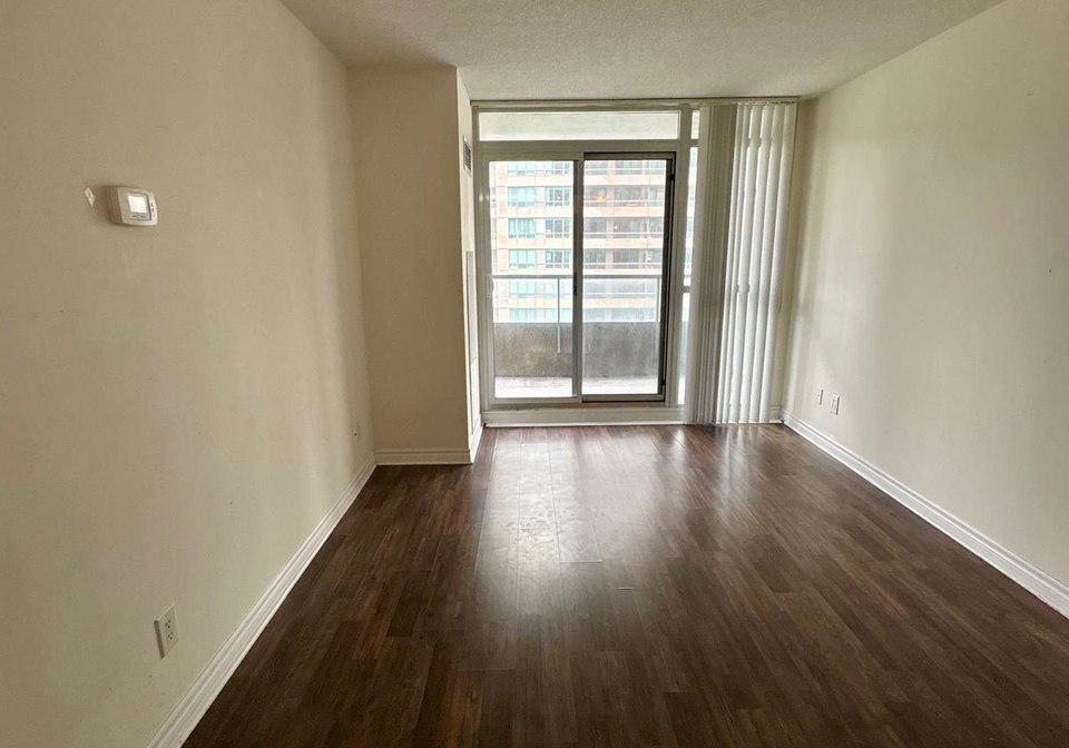 35-hollywood-avenue-toronto-north-york-ontario-c13516356
