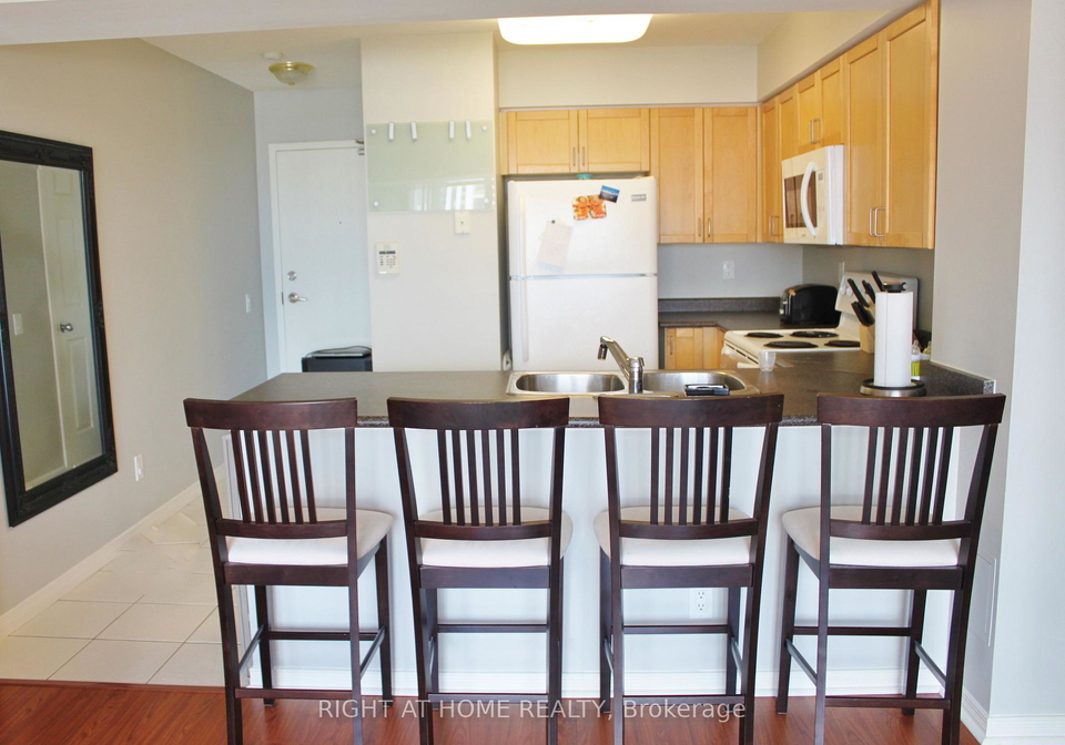 28-harrison-garden-boulevard-toronto-north-york-ontario-c13516620