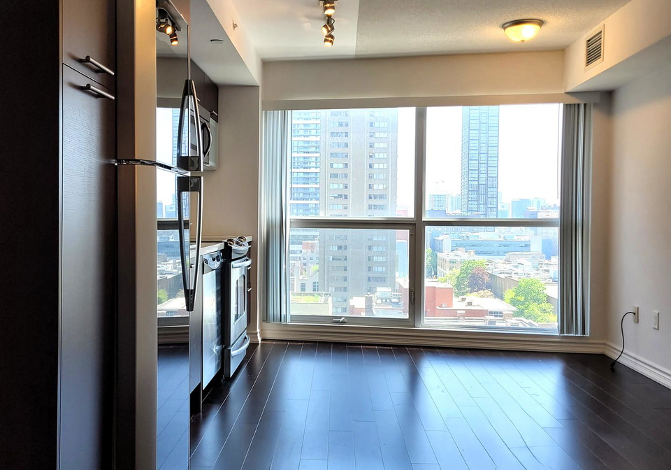 386-yonge-street-toronto-toronto-ontario-c13516888