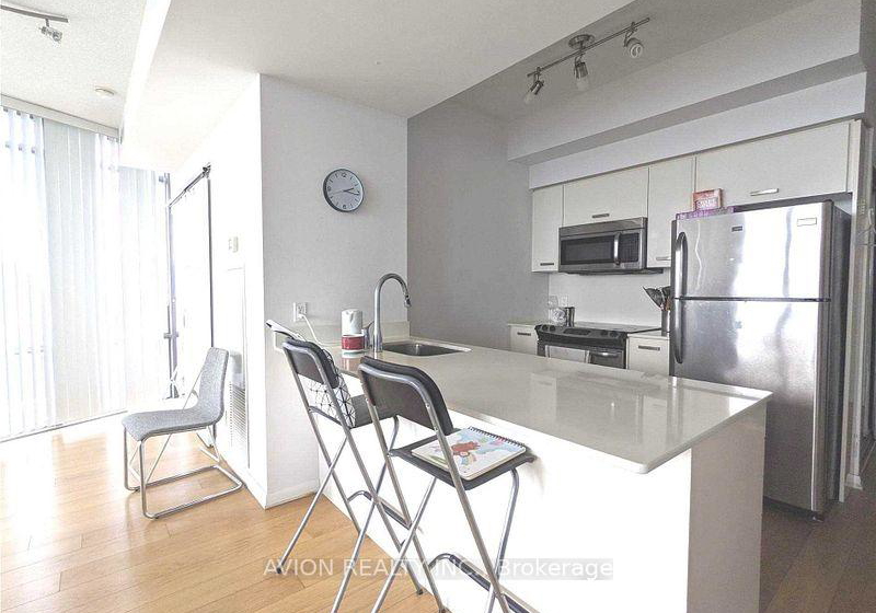 832-bay-street-toronto-toronto-ontario-c13516916