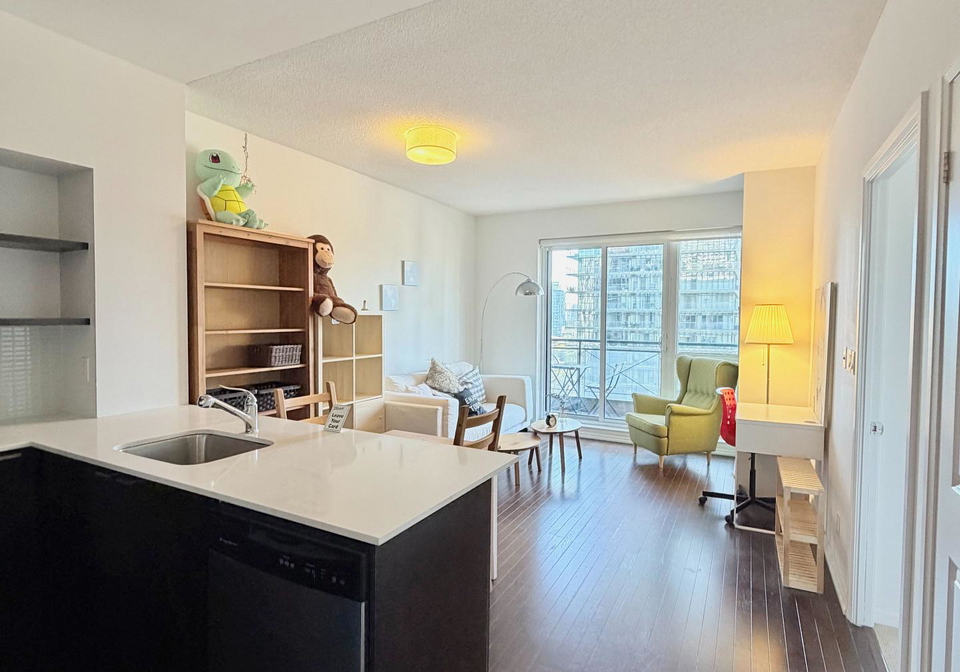 35-hayden-street-toronto-toronto-ontario-c13517058