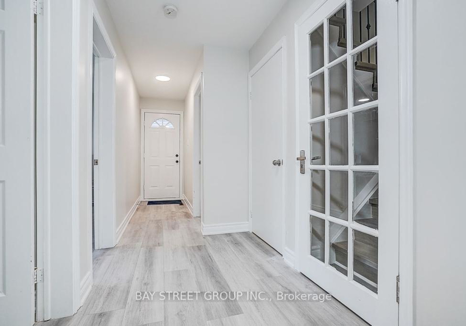 269-shawnee-circle-toronto-north-york-ontario-c13517448