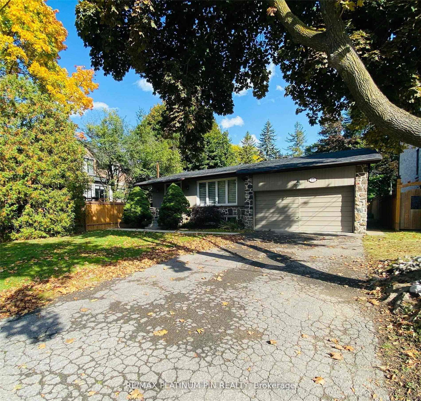 15-whitelock-crescent-toronto-north-york-ontario-c13517608