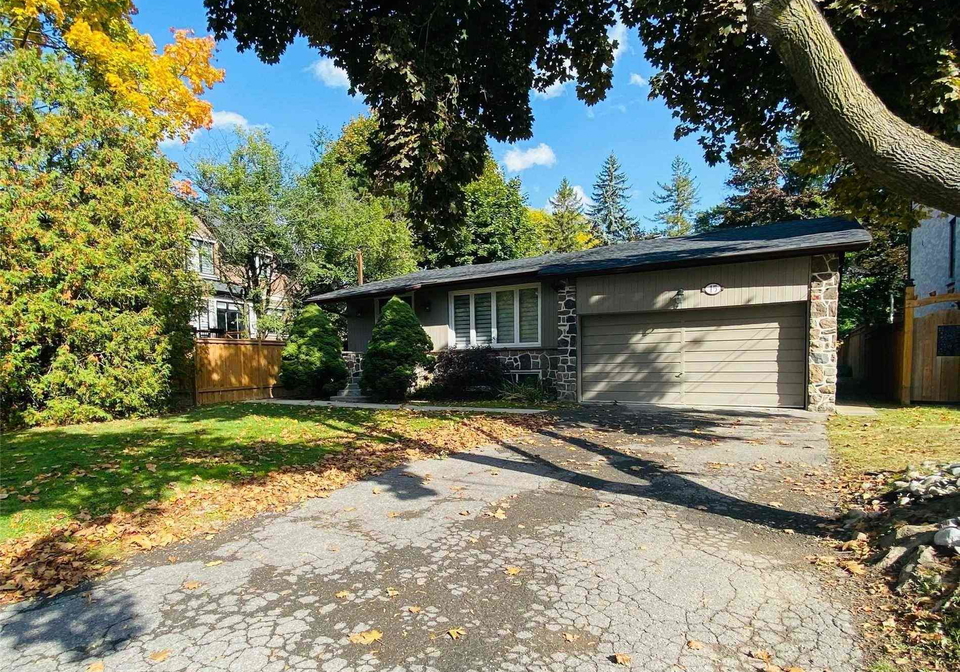 15-whitelock-crescent-toronto-north-york-ontario-c13517608