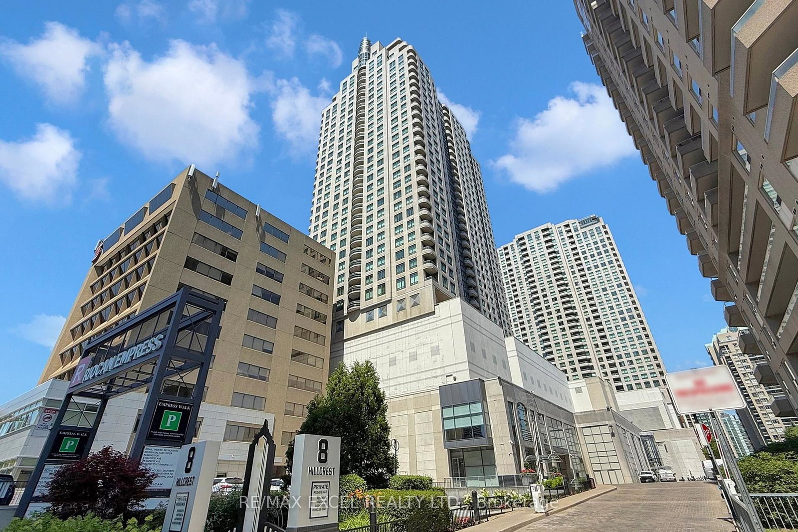 8-hillcrest-avenue-toronto-north-york-ontario-c13518278