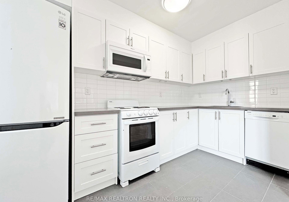 396-avenue-road-toronto-toronto-ontario-c13518392