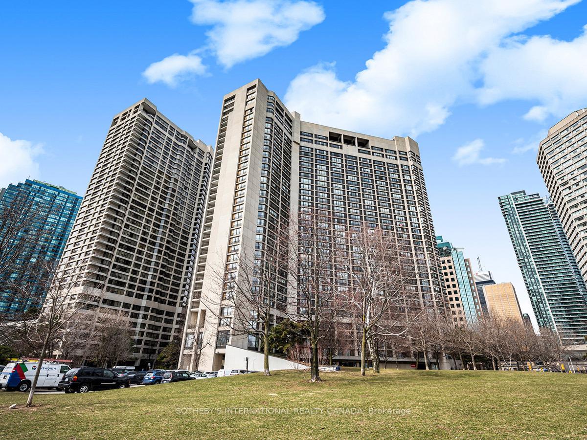 33-harbour-square-toronto-toronto-ontario-c13518580
