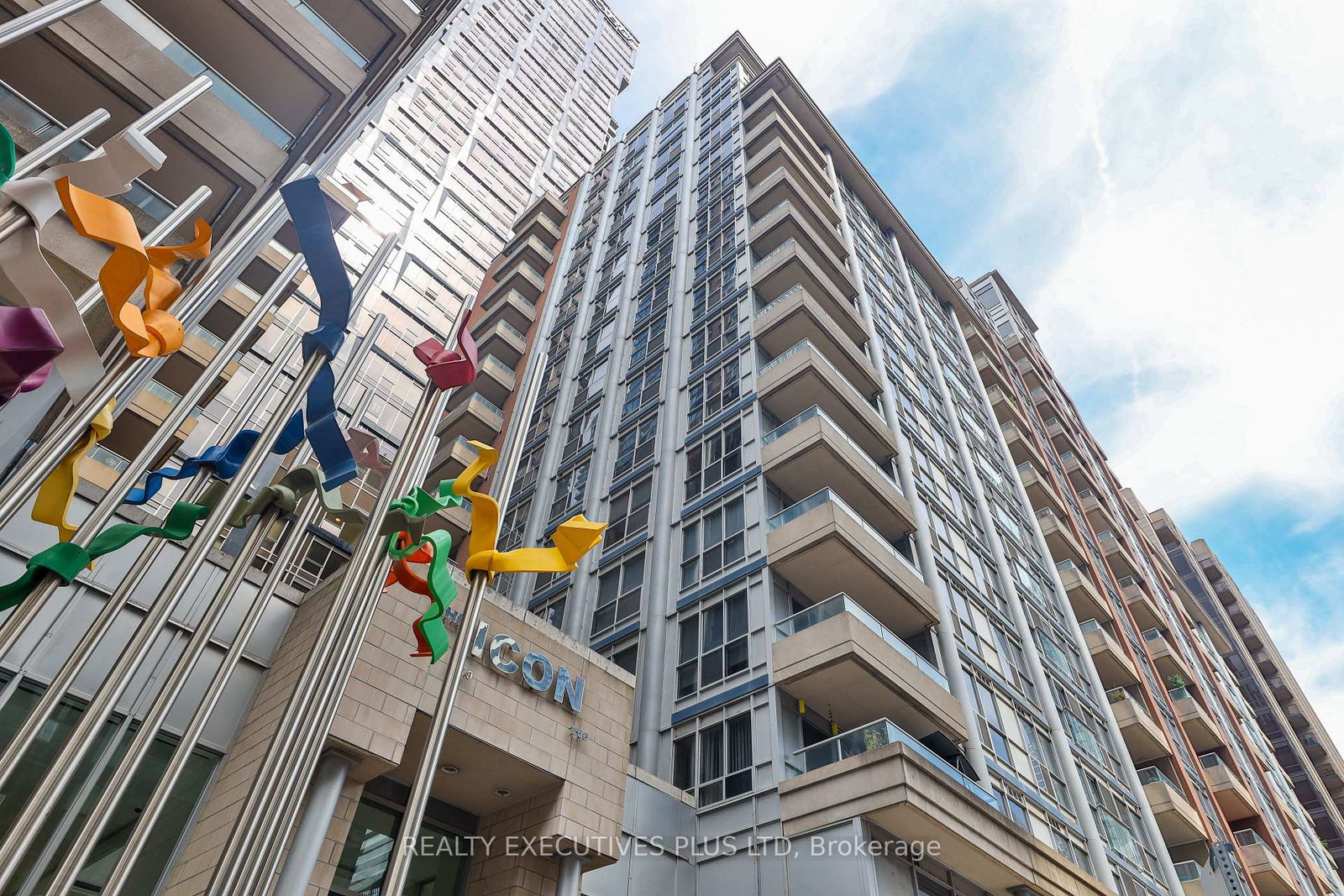250-wellington-street-w-toronto-toronto-ontario-c13518594