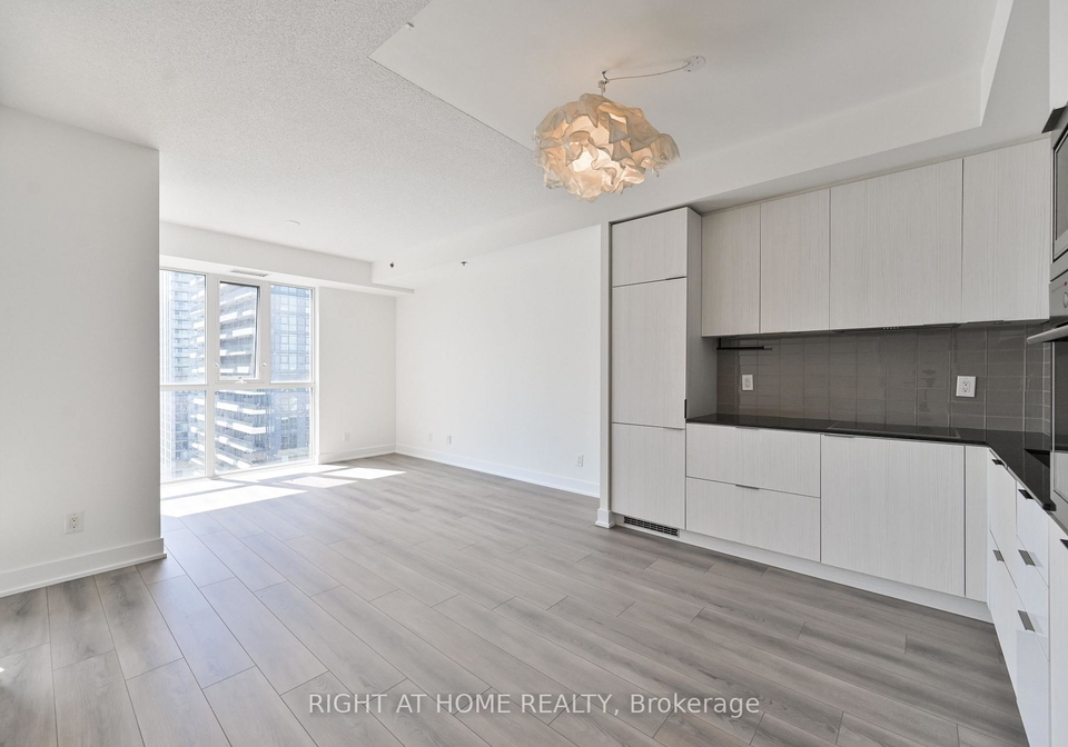 318-richmond-street-w-toronto-toronto-ontario-c13519036