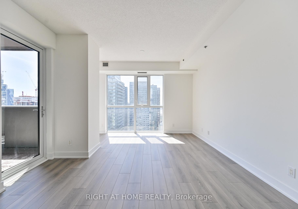 318-richmond-street-w-toronto-toronto-ontario-c13519036