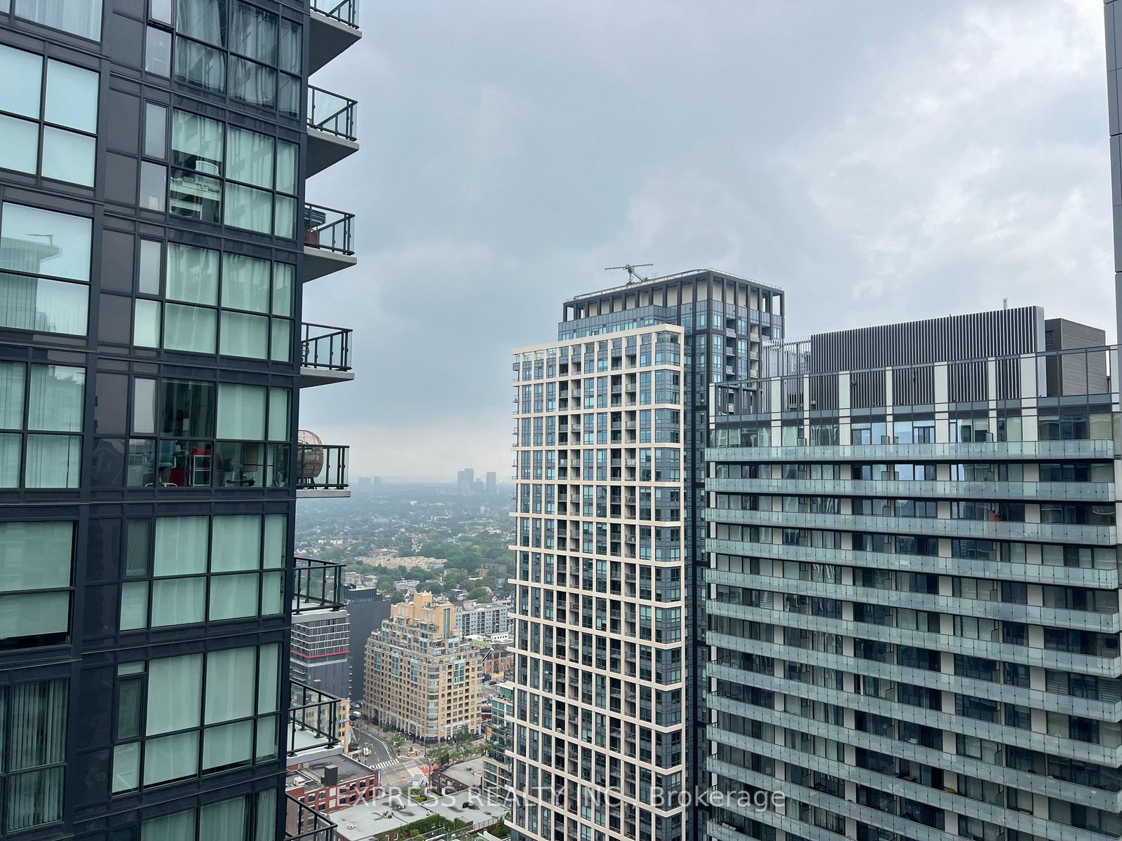 8-widmer-street-toronto-toronto-ontario-c13520146