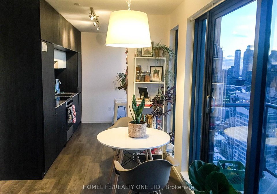 159-dundas-street-e-toronto-toronto-ontario-c13520484
