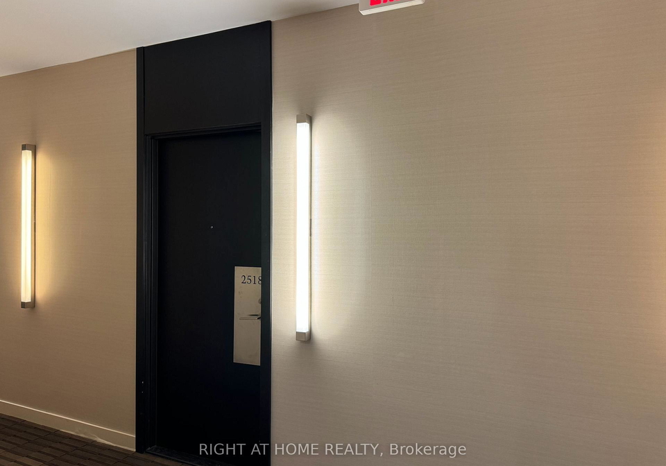 5-sheppard-avenue-e-toronto-north-york-ontario-c13520694