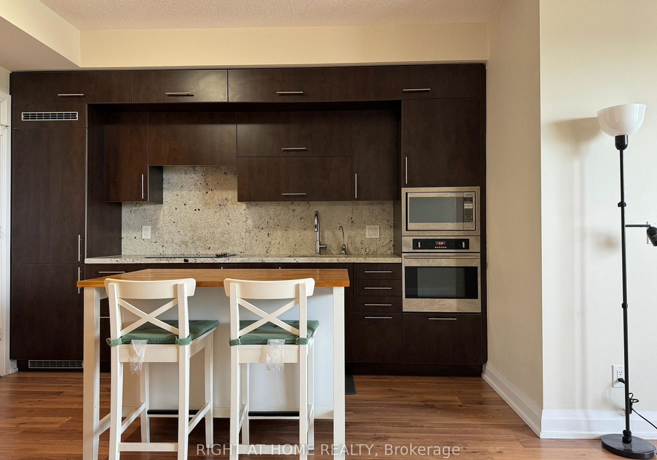 5-sheppard-avenue-e-toronto-north-york-ontario-c13520694