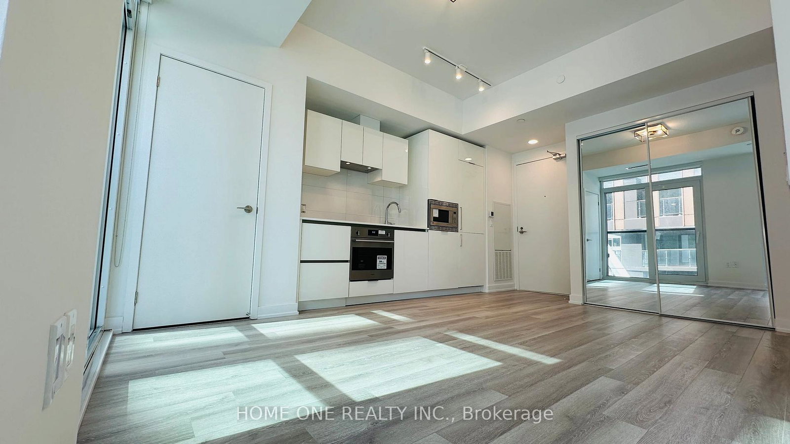 121-st-patrick-street-toronto-toronto-ontario-c13521050