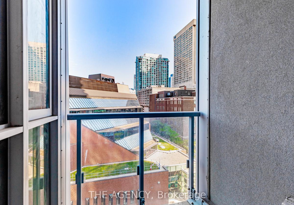1-yorkville-avenue-toronto-toronto-ontario-c13521192
