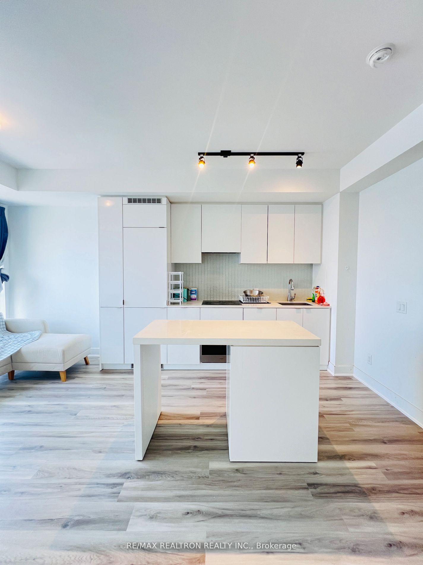 7-grenville-street-toronto-toronto-ontario-c13521432