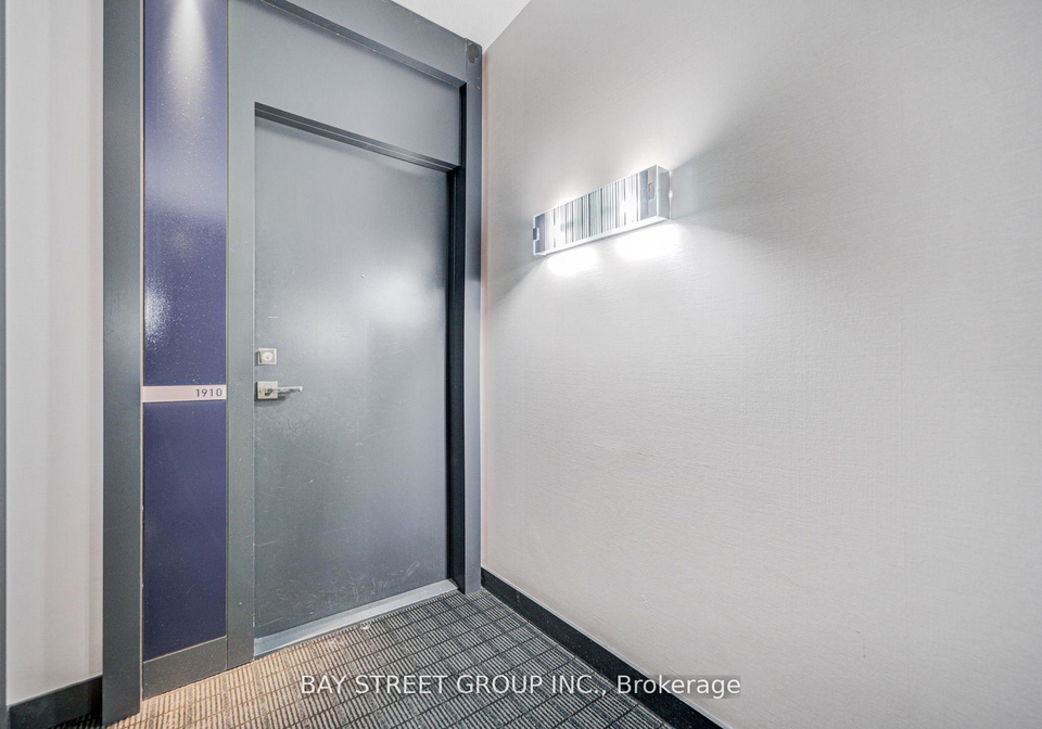 832-bay-street-toronto-toronto-ontario-c13522504