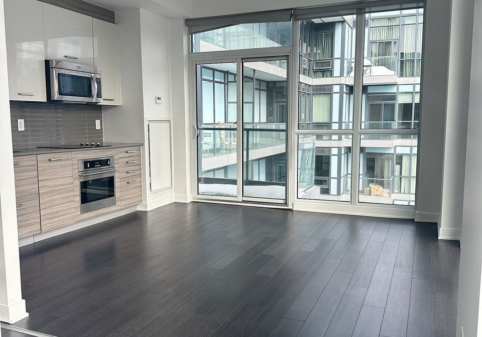210-simcoe-street-toronto-toronto-ontario-c13522592
