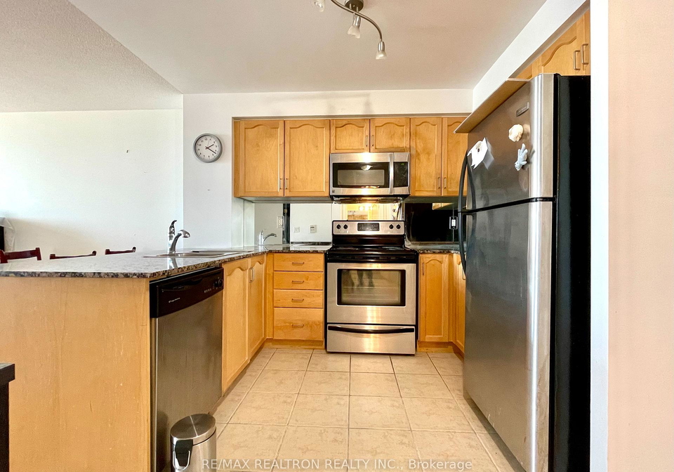 212-eglinton-avenue-e-toronto-toronto-ontario-c13522866