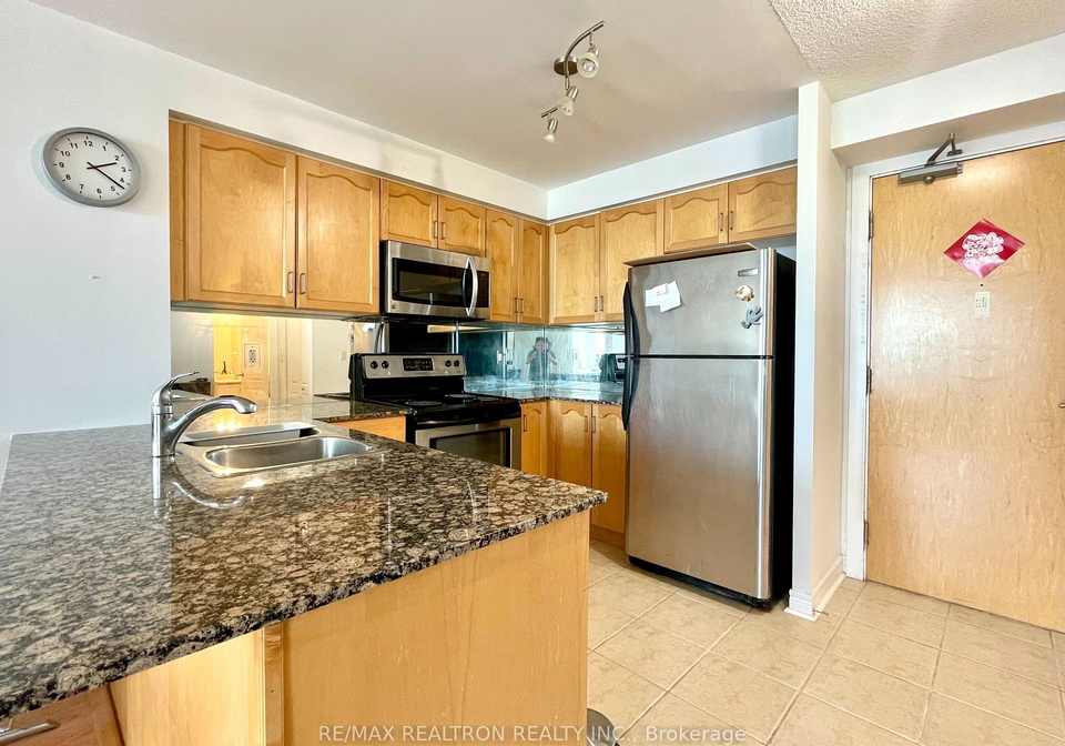 212-eglinton-avenue-e-toronto-toronto-ontario-c13522866
