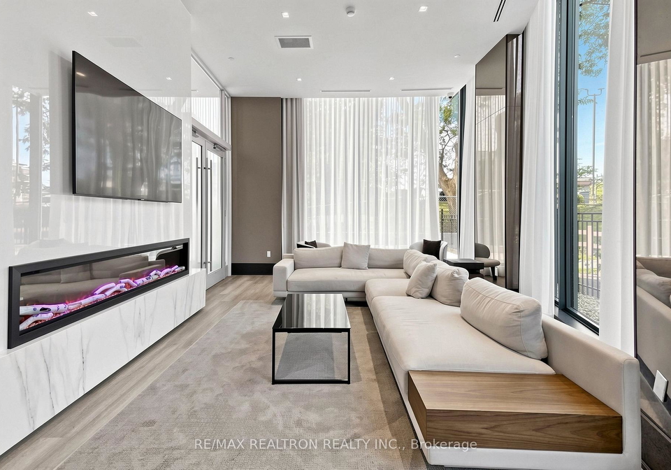250-lawrence-avenue-w-w-toronto-toronto-ontario-c13522976