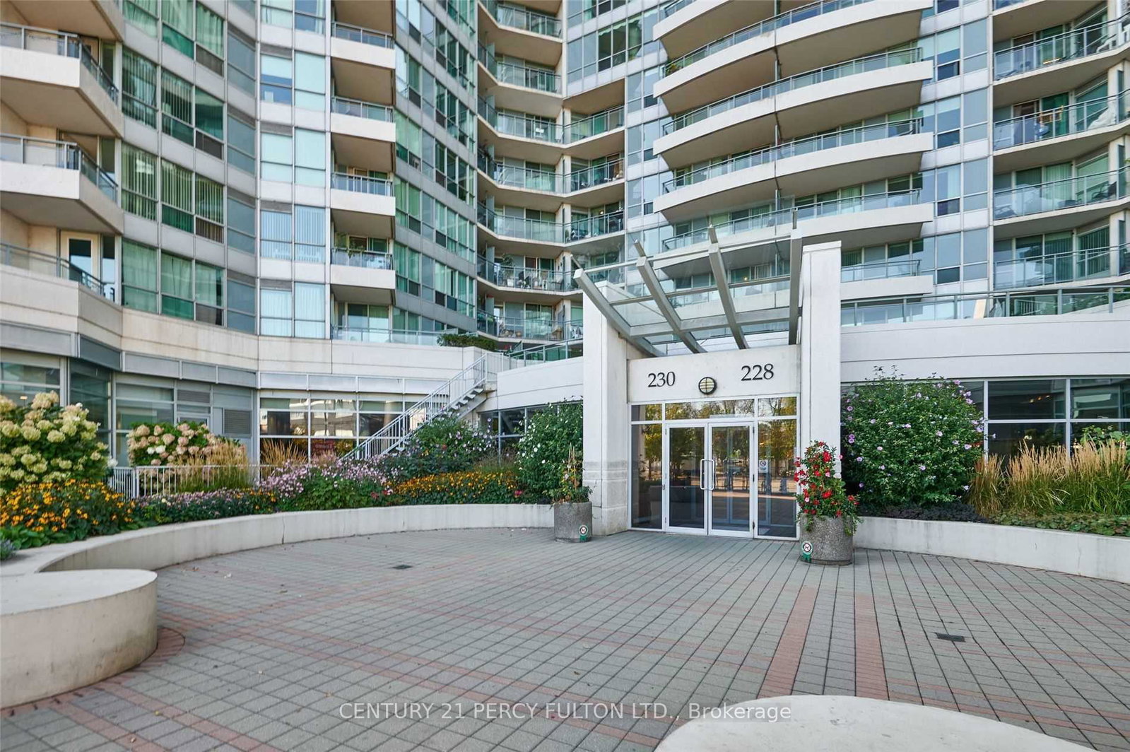 230-queens-quay-w-toronto-toronto-ontario-c13522978