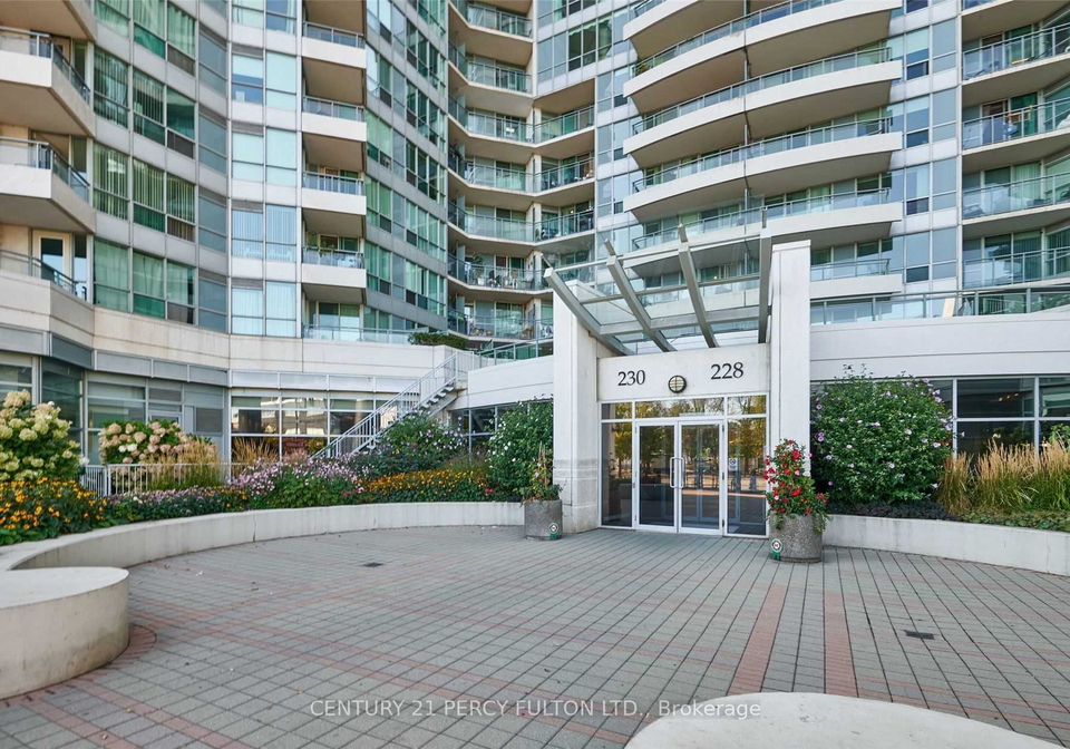 230-queens-quay-w-toronto-toronto-ontario-c13522978